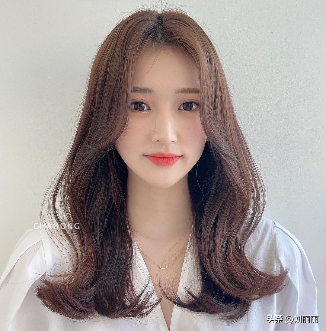 女士碎发中短发型,不用烫的女士中短发型