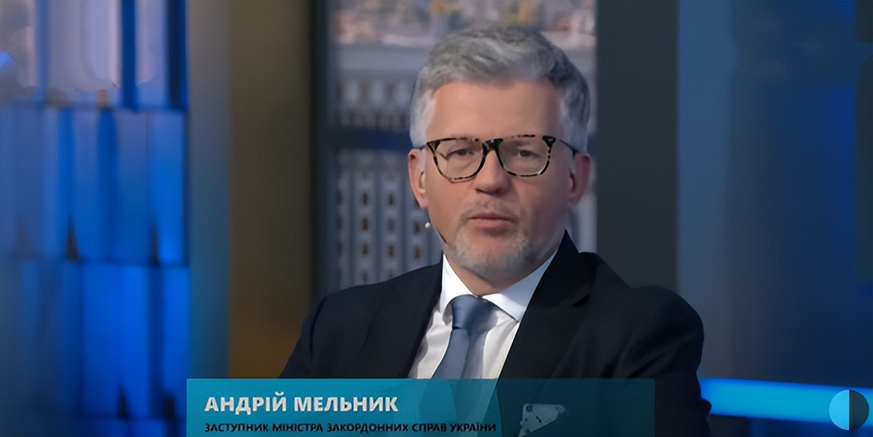 泽连斯基喊话国际形势,泽连斯基提高军饷