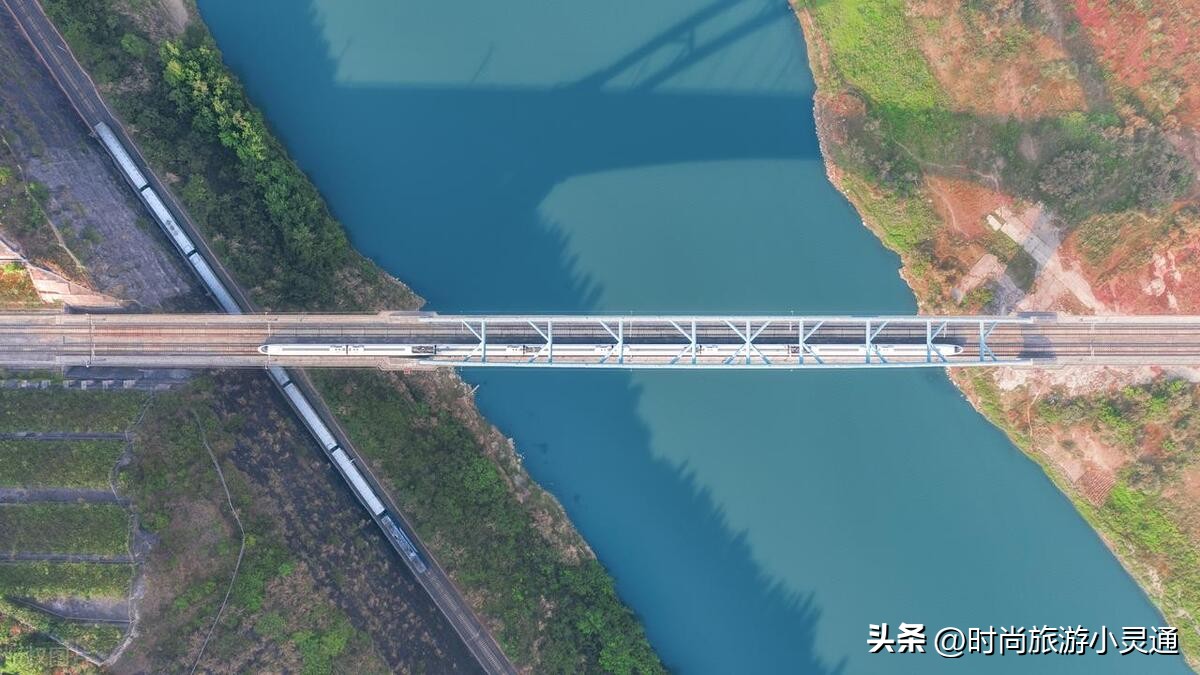 川渝共建一条高速公路,川渝铁路合作