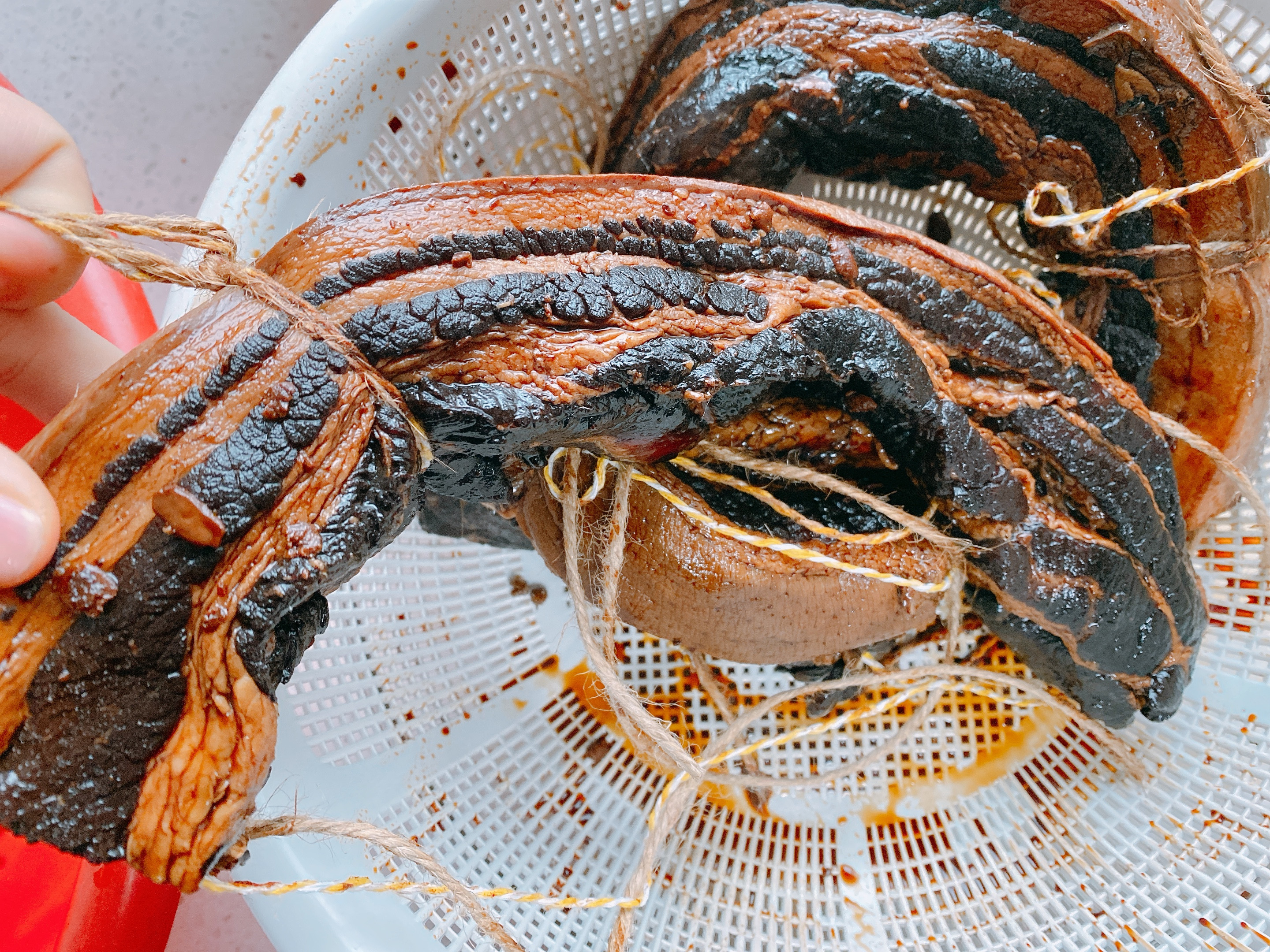 酱油肉还有哪些制作技巧,酱油肉的做法要不要带皮