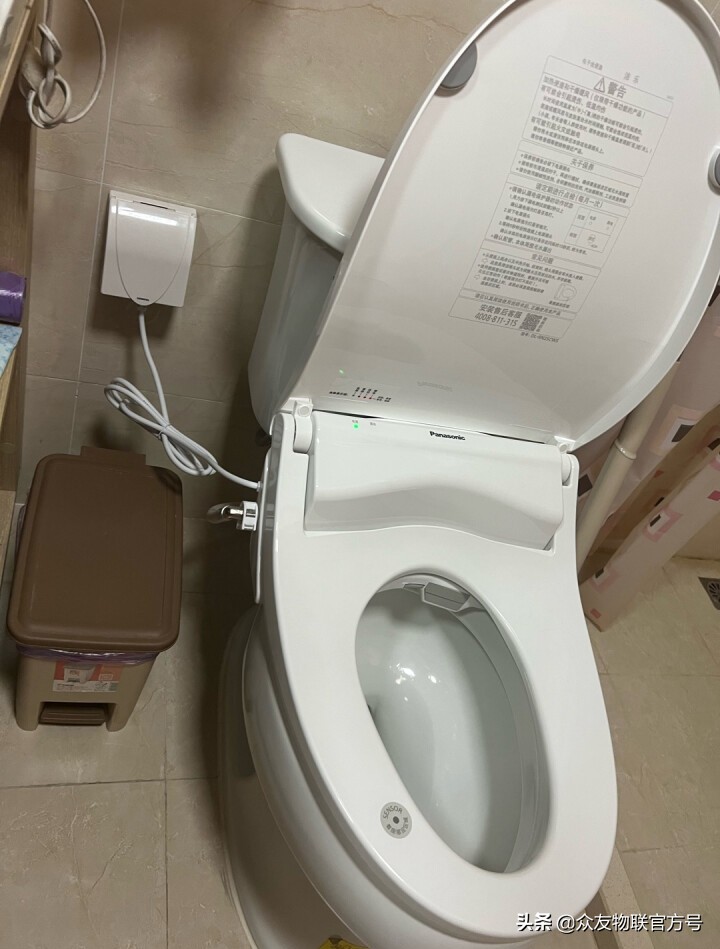清洗烘干一气呵成，松下智能马桶盖舒适卫生