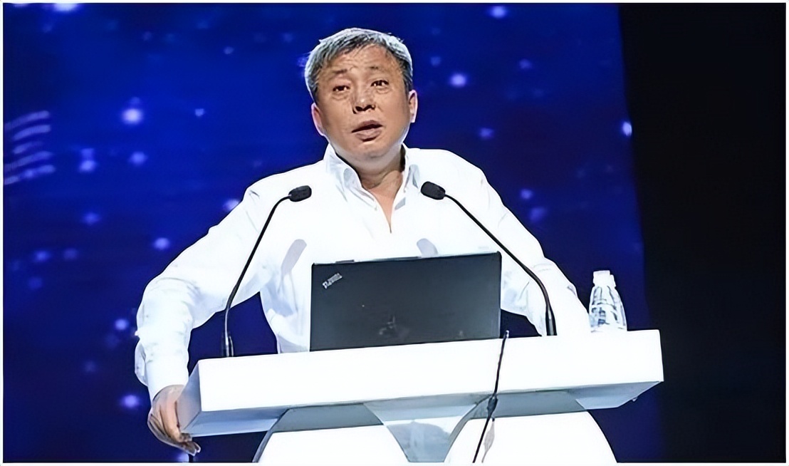 半年亏3亿，自嘲“街头乞丐”！昔日上海首富，摊牌了