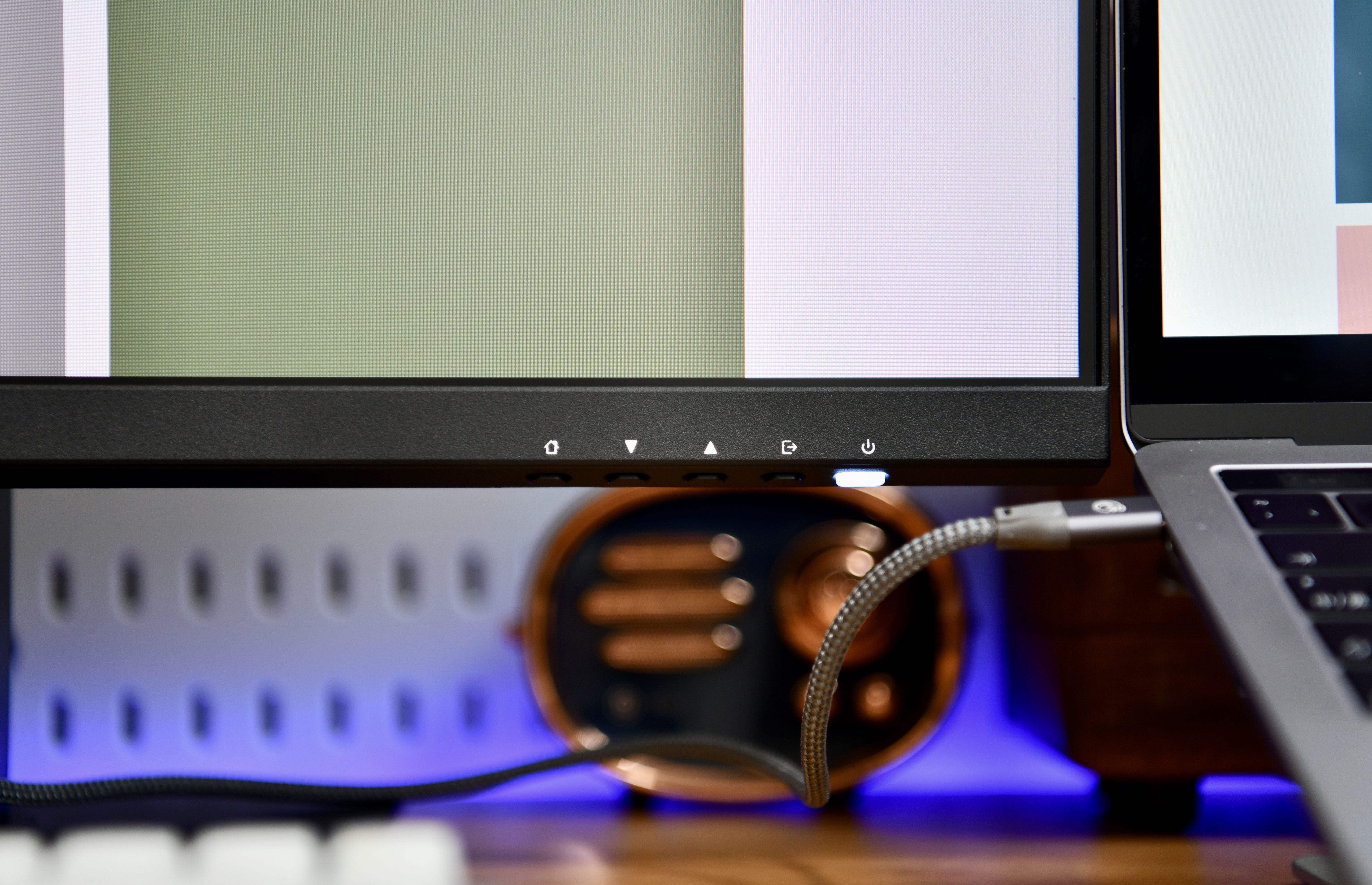 INNOCN办公美术显示器24C1F，色彩精准，专业护眼，KVM等一应俱全