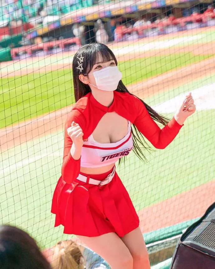 世界杯韩国拉拉队队长李多惠,韩国世界杯足球赛拉拉队队长