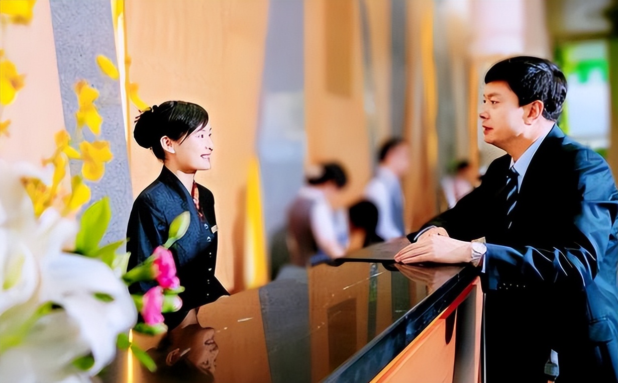 非夫妻关系同住宾馆犯法吗,住酒店男女朋友住一起会被查吗