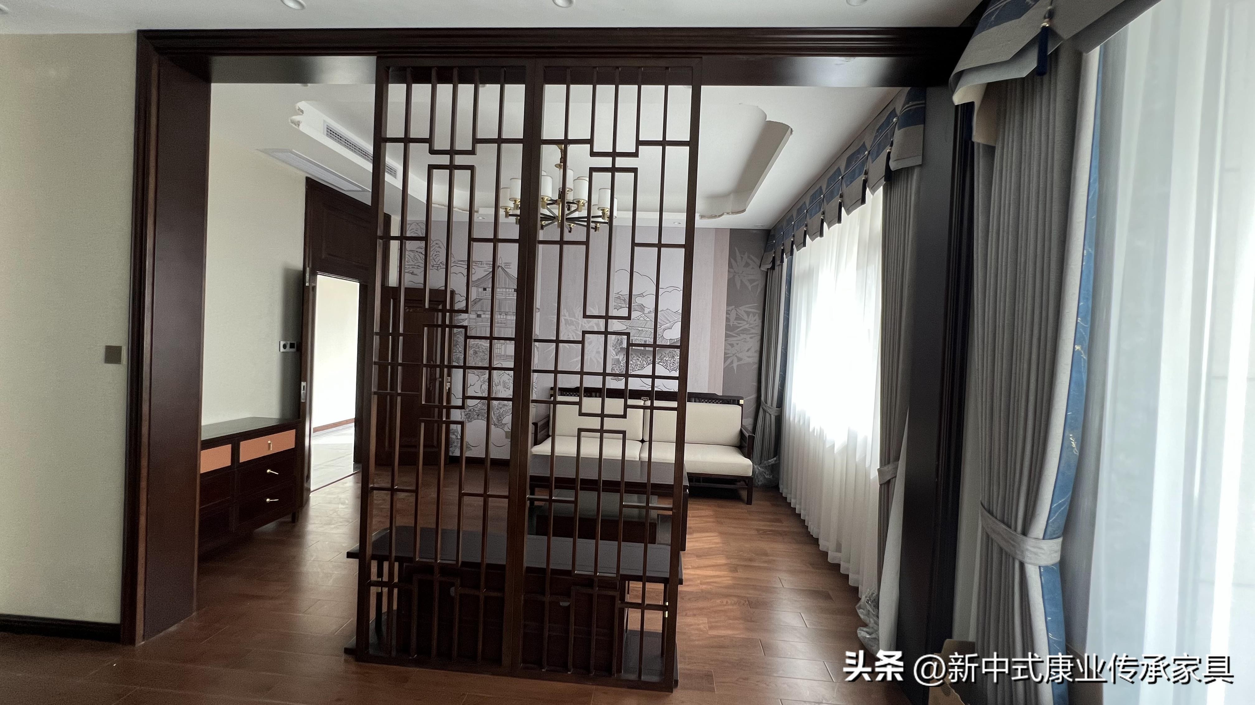 新中式如同墨笔游走的诗画，令风雅之情尽展