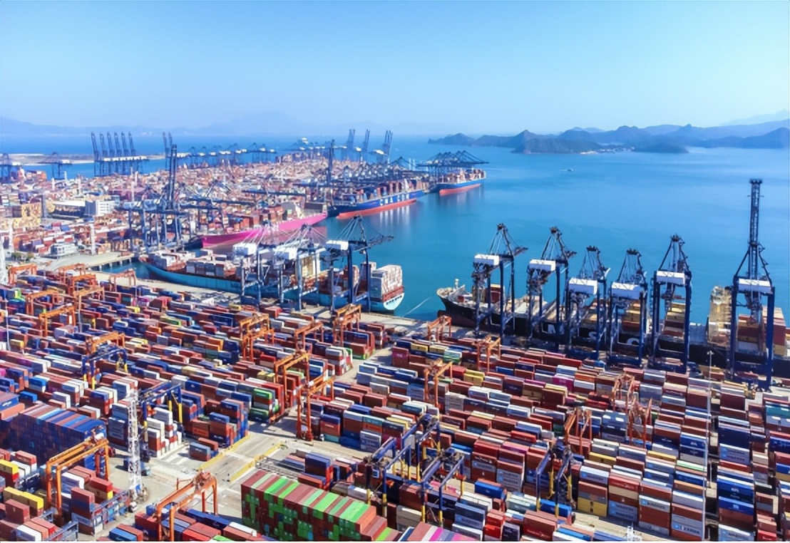 集装箱卡车运输价格多少 (集装箱卡车运输也开启价格战)