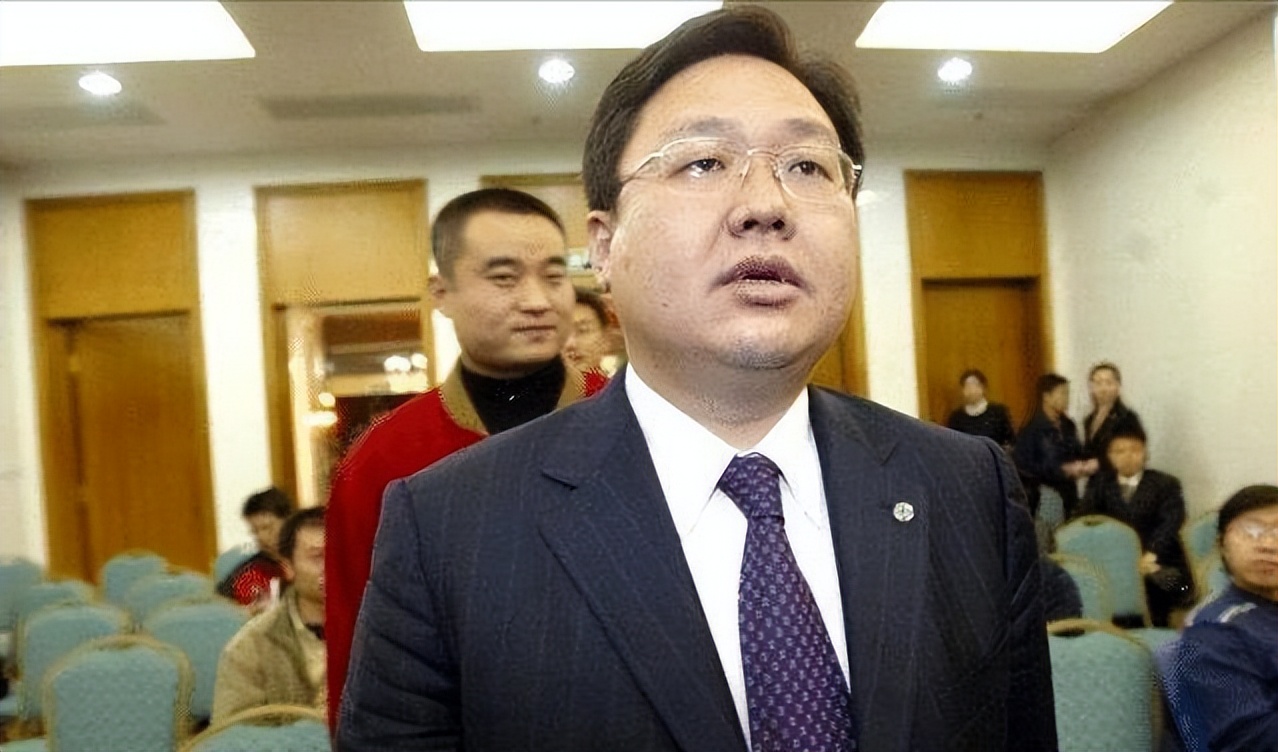 *明徐**:28岁成亿万富豪,44岁病死狱中,明星妻子为他守节