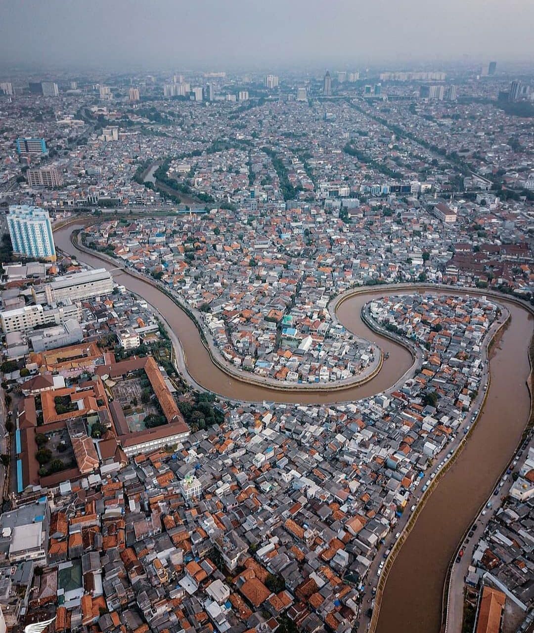 乌托邦的真实图片,反乌托邦全景图