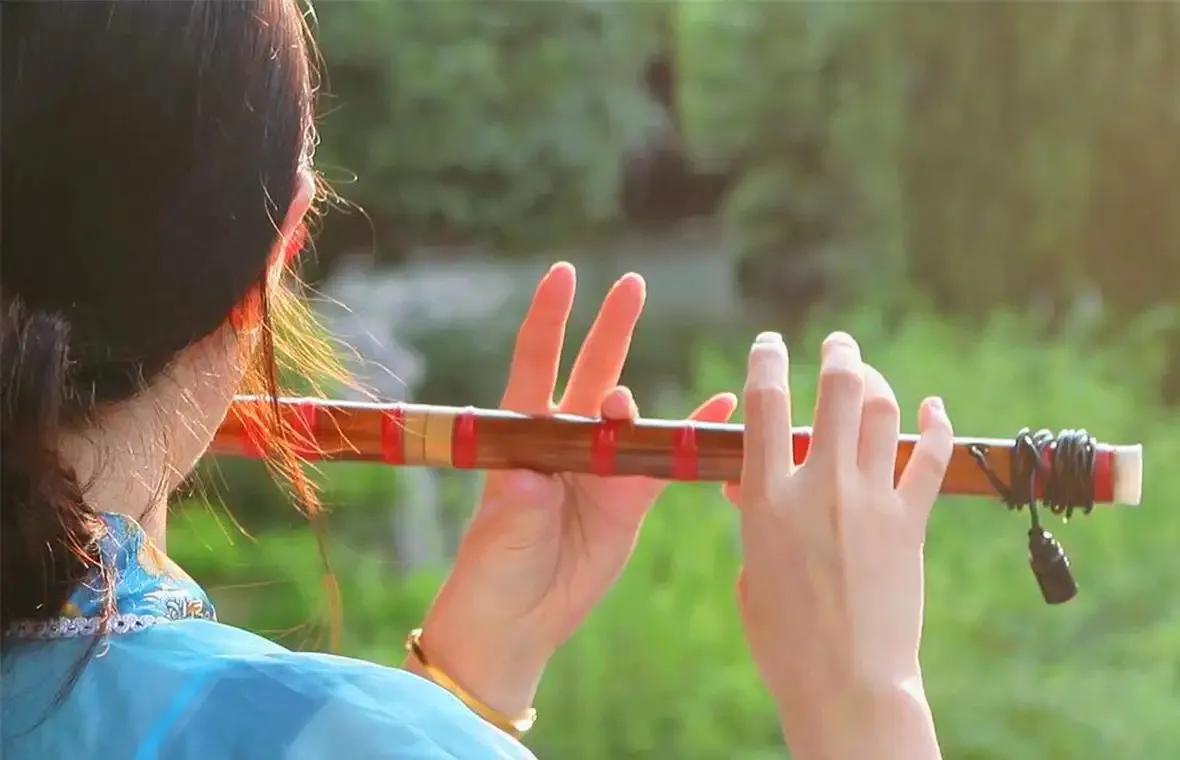 女孩学竹笛好还是长笛好,长笛和笛子哪个容易学