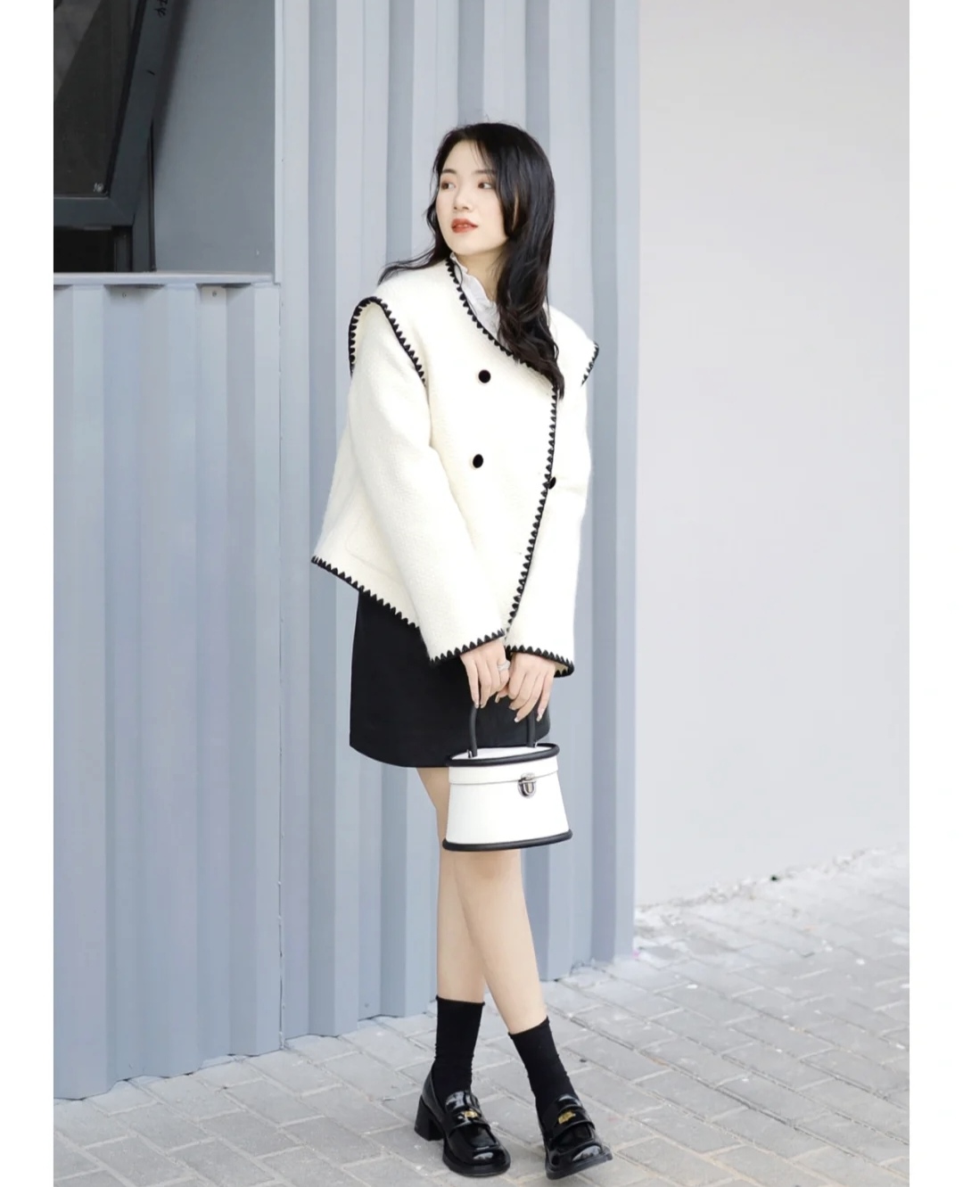 小香风半身裙怎么穿出高级感,小香风半身裙中长款搭配