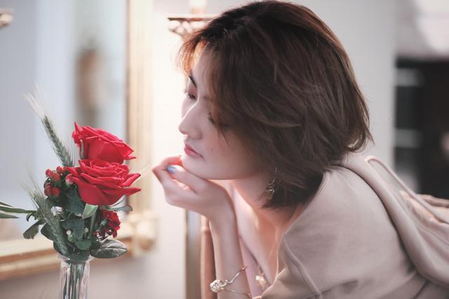 内裤黄分泌物是什么,裤底有黄色分泌物