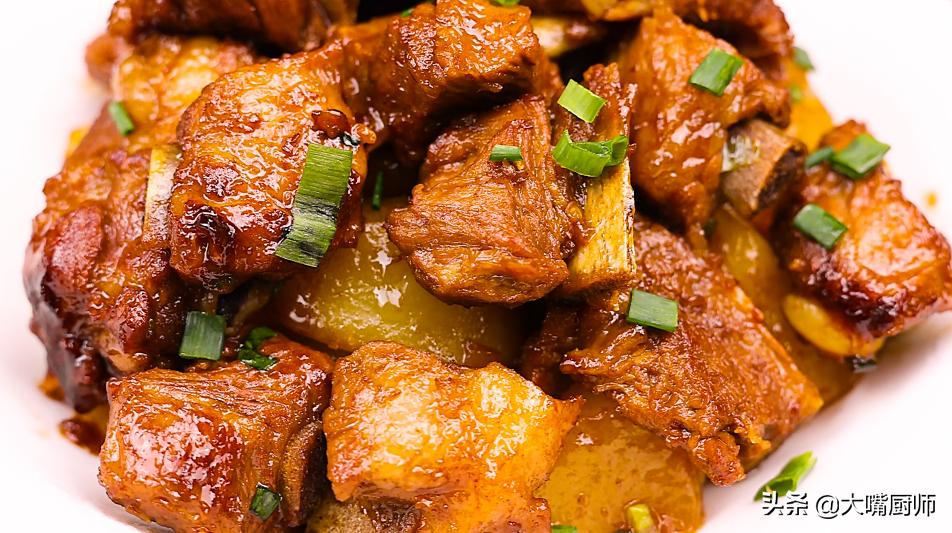 排骨直接焯水，难怪又腥又柴！记住3步，不管咋做都鲜嫩，香喷喷