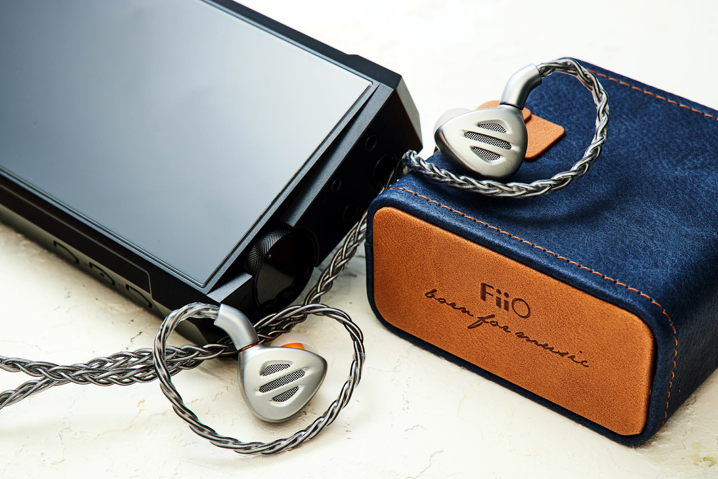 kzast24鍗曞厓鑰虫満涓庨鍌瞗h9瀵规瘮娴嬭瘎,绾挍鍗曞厓鑰虫満