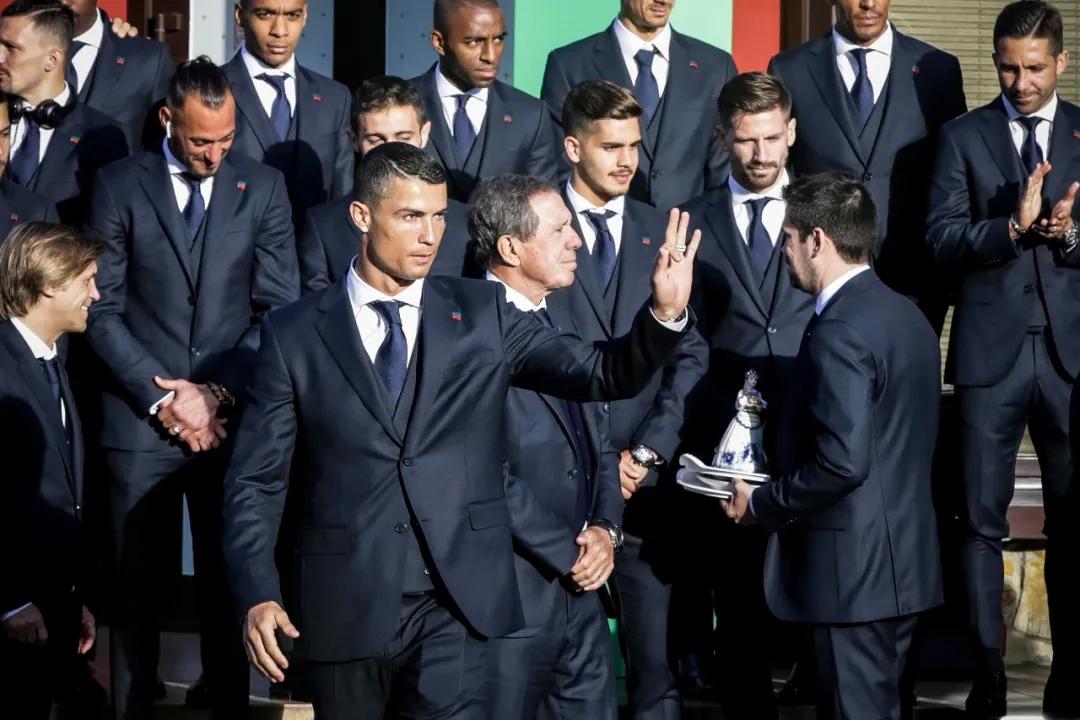 华尔街之狼西服,穿上最帅的衣服做最有意义的事