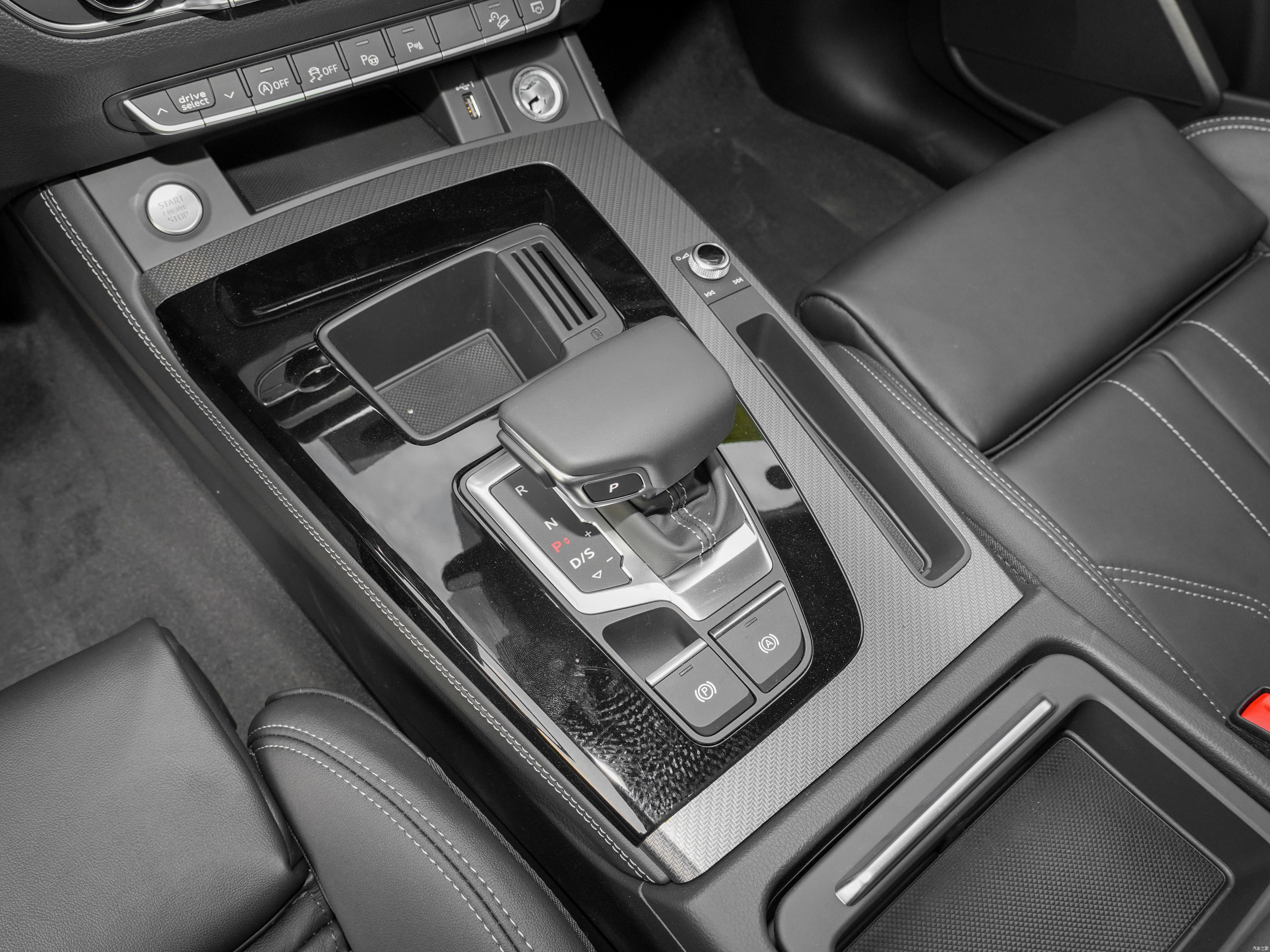 2022款奥迪q5l45t豪华致雅型试驾,2022奥迪q5l45tfsi致雅型黑色