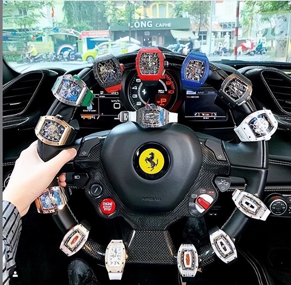 比起炫富，人们更喜欢炫贫。中美文化大不同