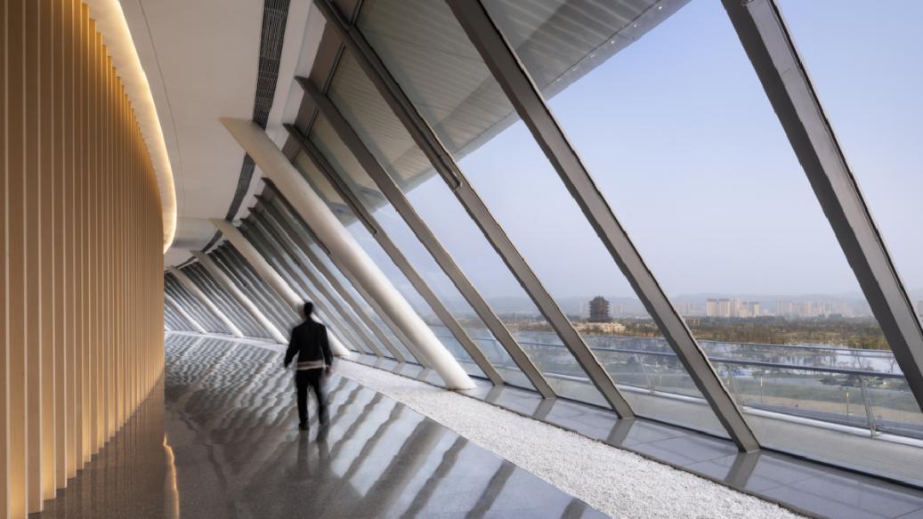 【军魂铸鲁班】大运飞碟拥抱世界!中建八局匠心打造第31届世界大学生运动会开幕式场馆