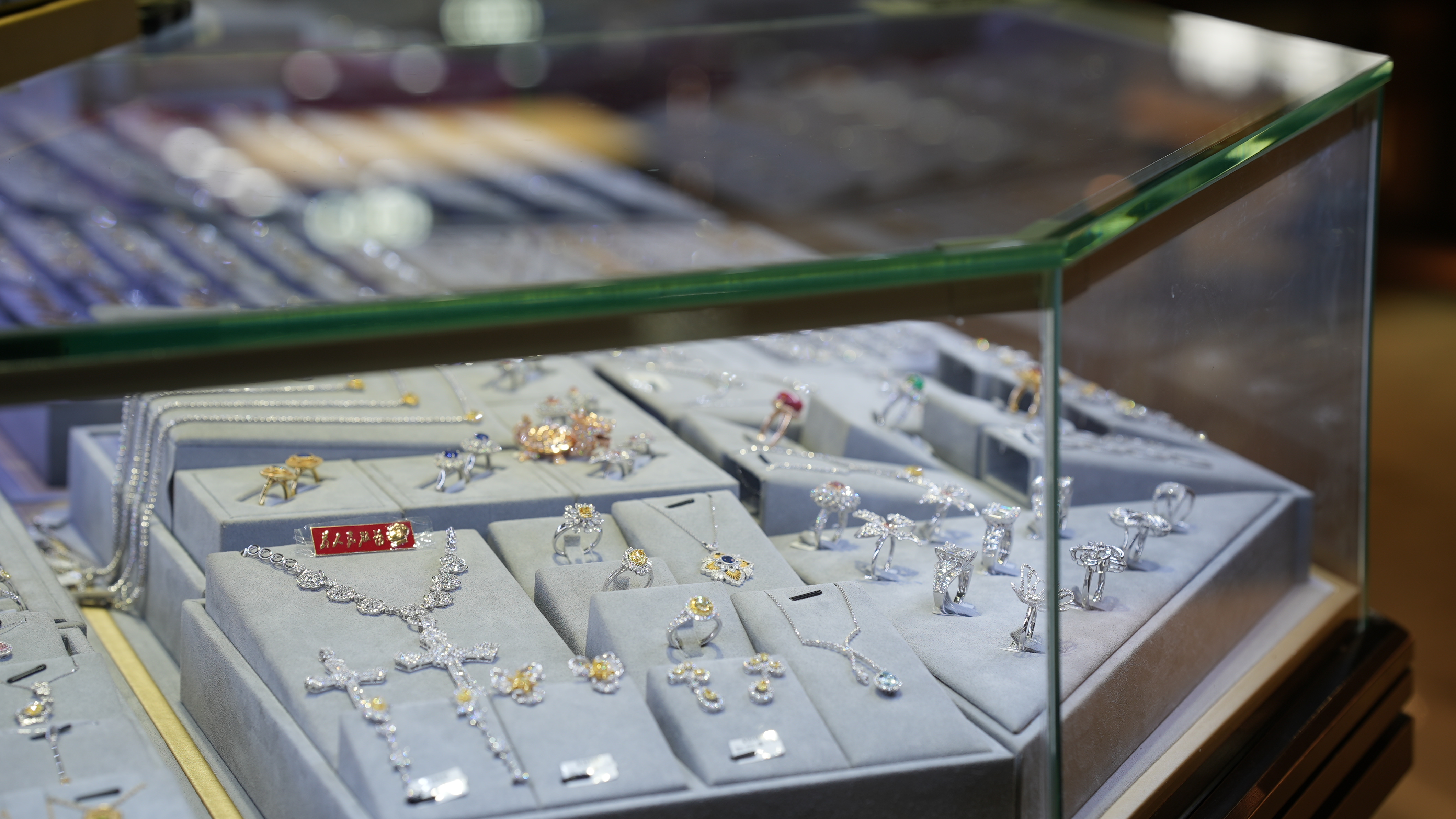 新手应该怎样开黄金首饰店,开店技巧和秘籍