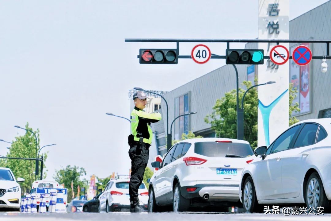 五一警察坚守岗位动画,五一劳动节警察在坚守