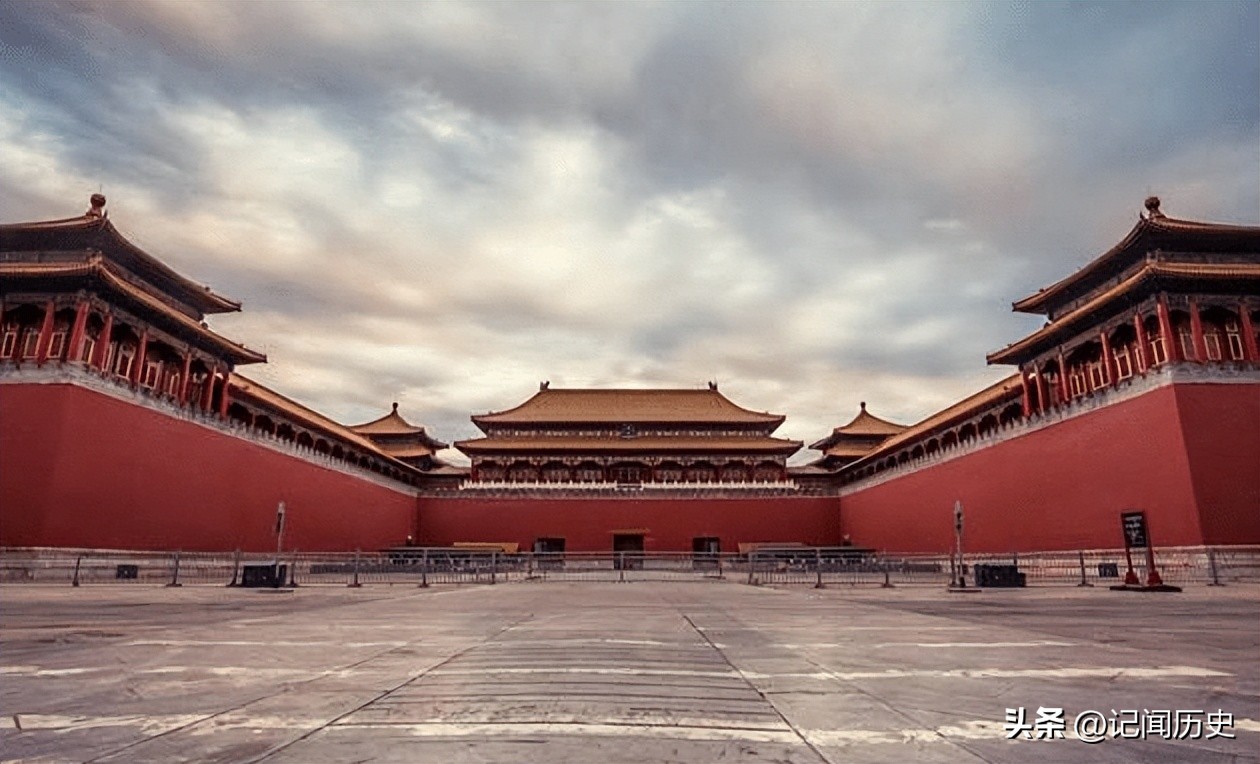 李自成当了42天皇帝，四件事把自己送上绝路，毛主席：决不能当他