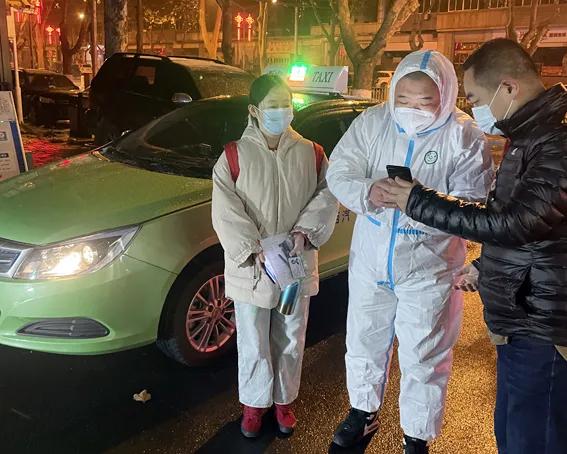 一份特别答卷这场大考背后的付出,一场特殊的大考