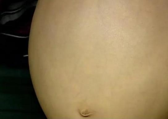 5岁男孩吃土,5岁男童吃土