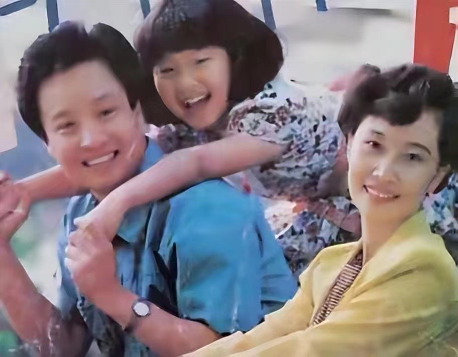 60岁阎维文全家近照呵护患癌妻子,歌唱家阎维文女婿是谁