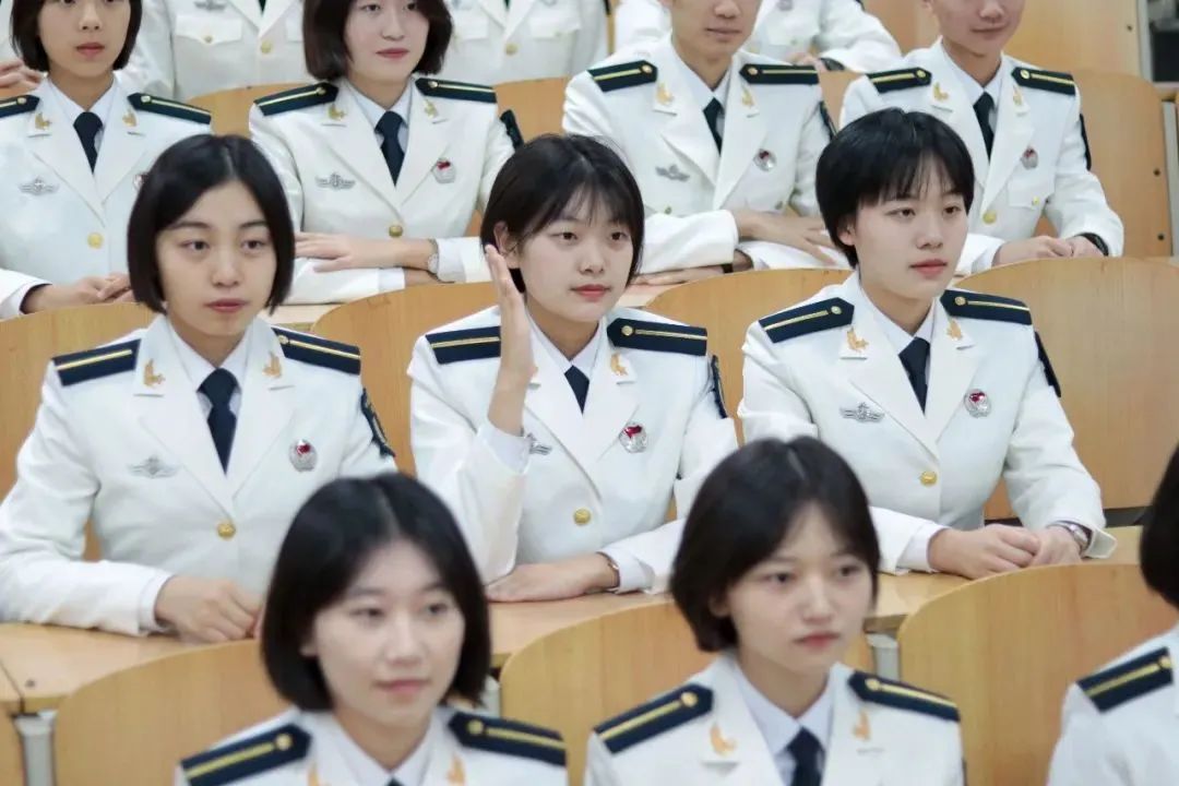 高考志愿填报军校体检标准,高考报考军校视力需要什么条件