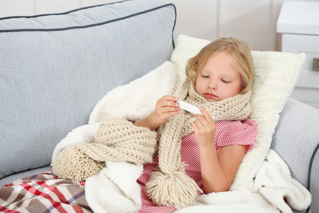 宝宝春季脸干燥爆皮用什么,宝宝脸糙是因为缺什么吗