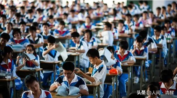 2013年女孩第3次高考，怀疑成绩被掉包586变364，语文作文是空白