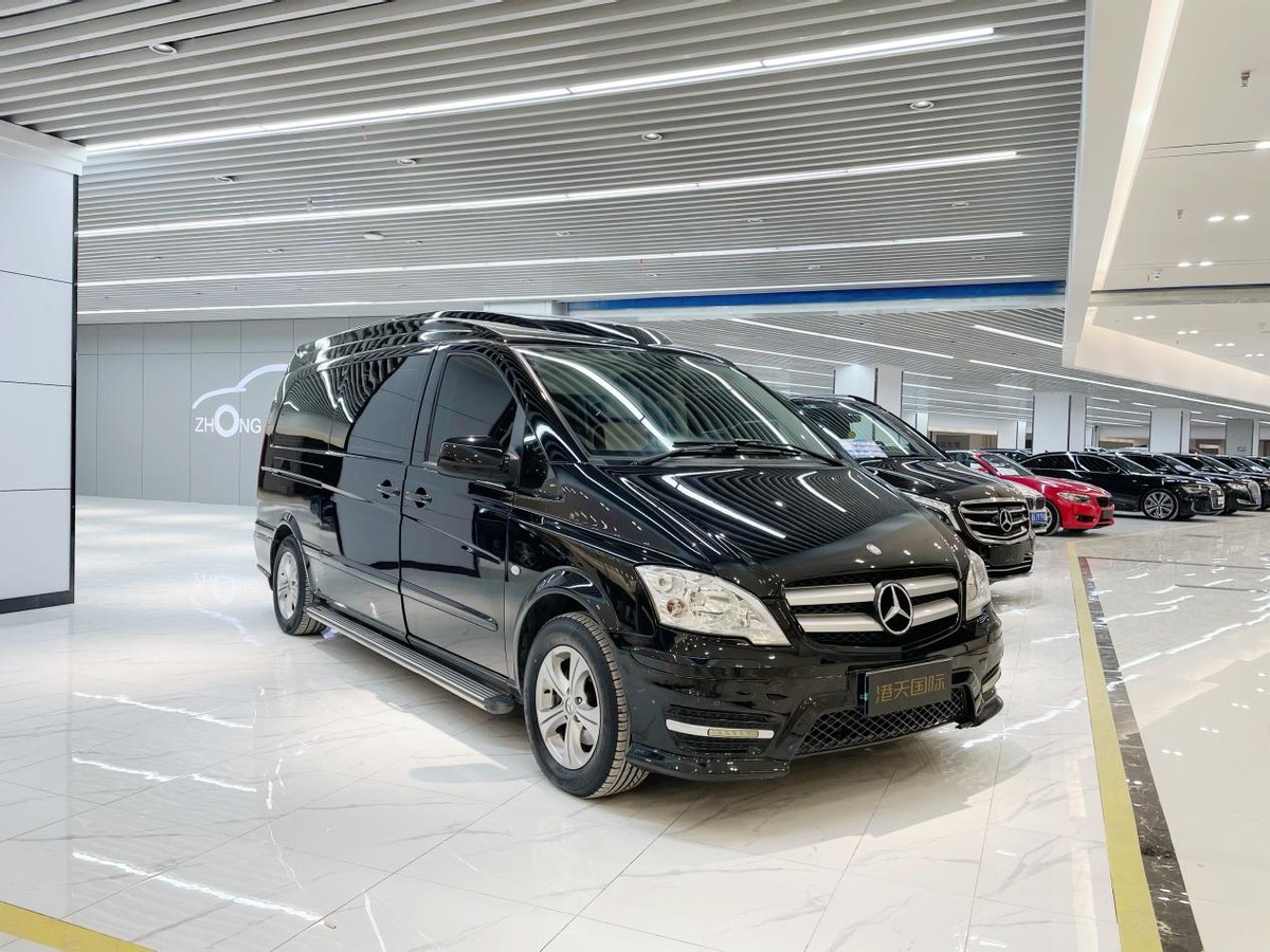 2021款奔驰威霆上市提供79座可选,24款奔驰威霆最新价格优惠多少