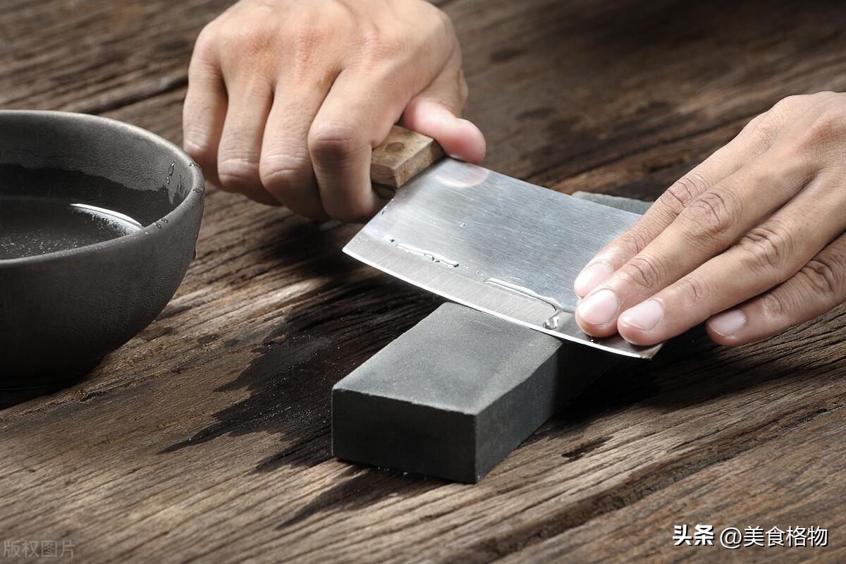 老刀磨刀怎么磨才正确,磨刀要用什么磨磨得最快最好