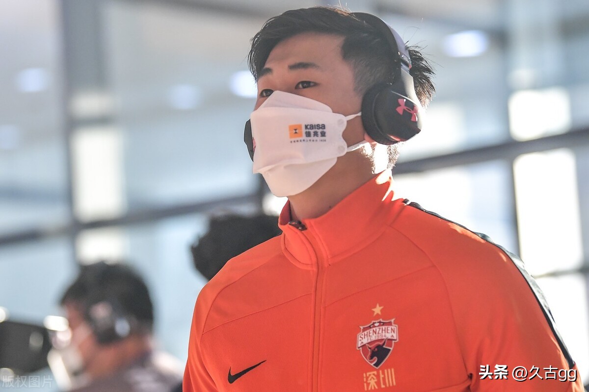 露宿街头只为不打扰民众,露宿街头