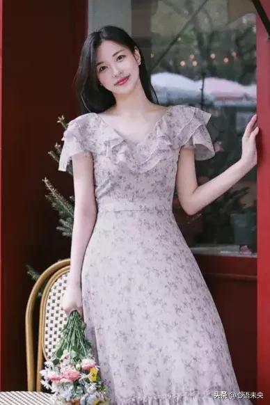 站在岁月的巷口，回眸，浅笑嫣然