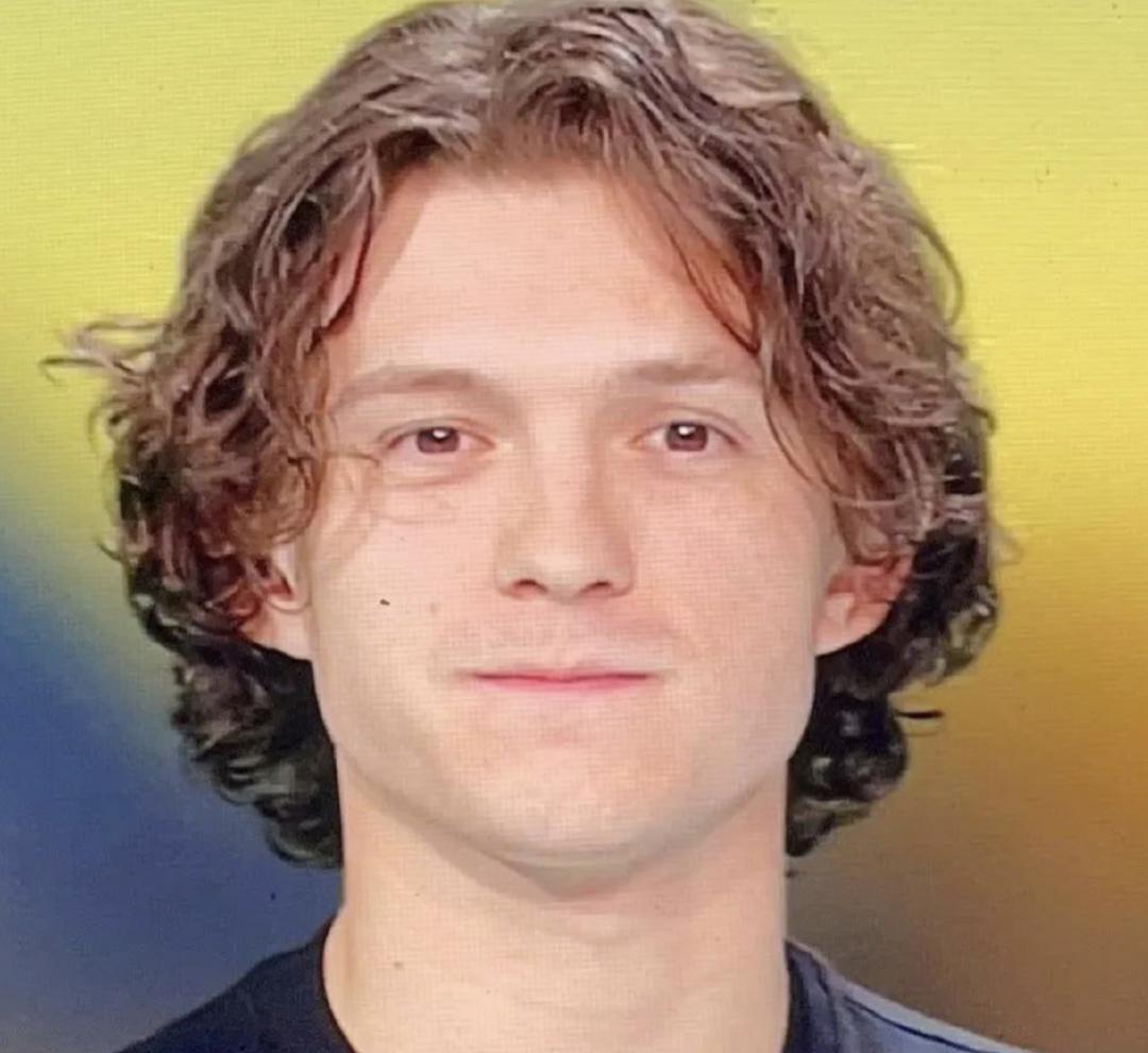 脸越方，人越性感