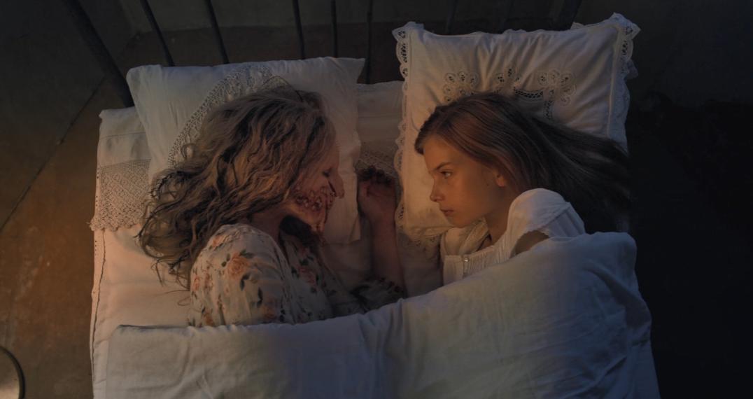 白发老妇在血色中“一夜回春”?通过杀戮释放欲望,只能说太奇葩