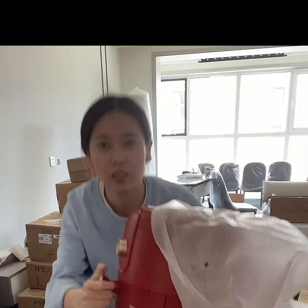 分享一下拆快递日常,第一次给大家发拆快递视频