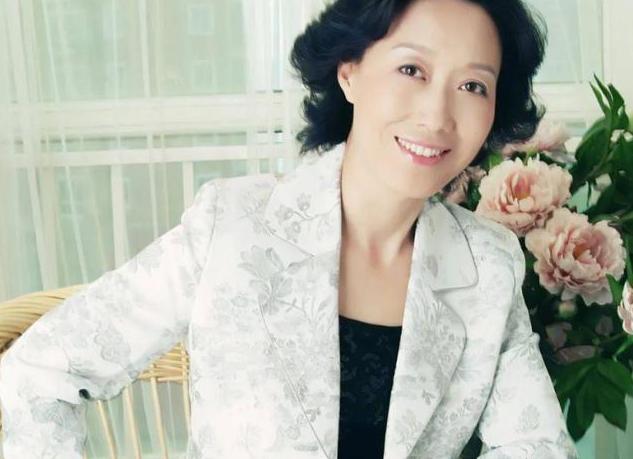 江苏女首富第一名,身价千亿的中国女首富