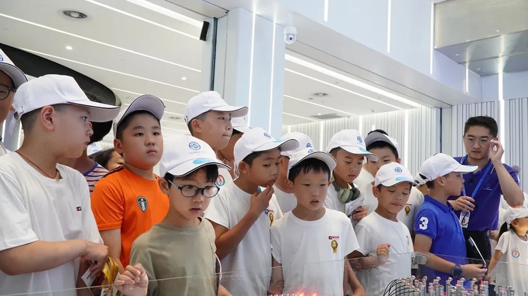 小记者游家乡,小记者户外采风