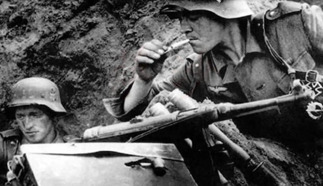 抽几块钱的烟和15块的烟有区别吗,10元的烟和100的烟哪个更伤身体