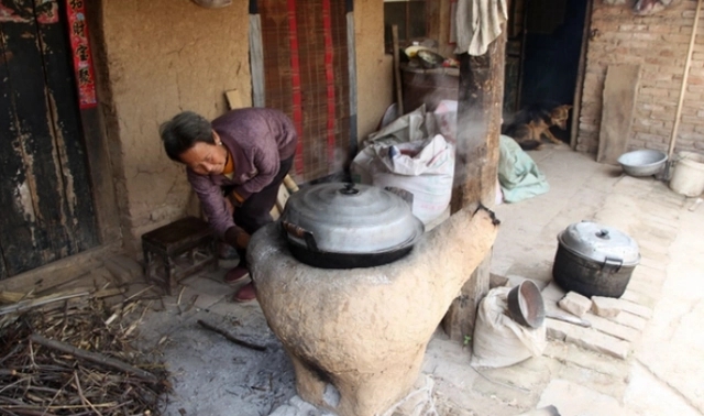 老人不住西北厕所不盖东南,老不住东少不住西有这说法吗