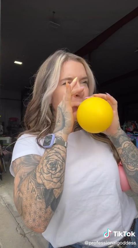 美国女子网售重口垃圾：灰尘脏水，指甲舌苔，真有人高价买？