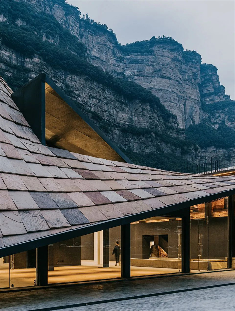 太行新宇美术馆拍照姿势,石板岩新宇美术馆