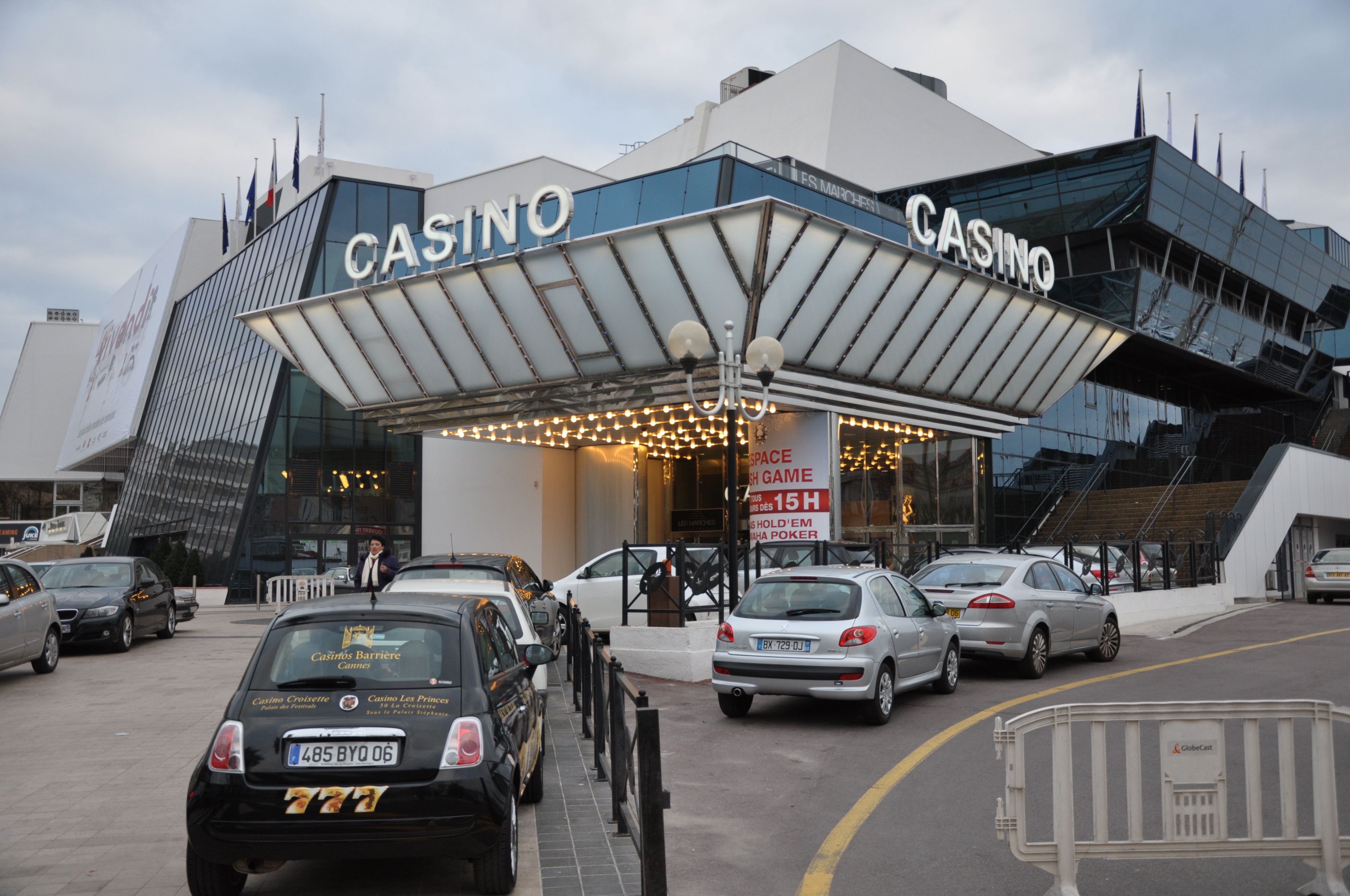 戛纳小城,戛纳电影节出现美丽的风景线