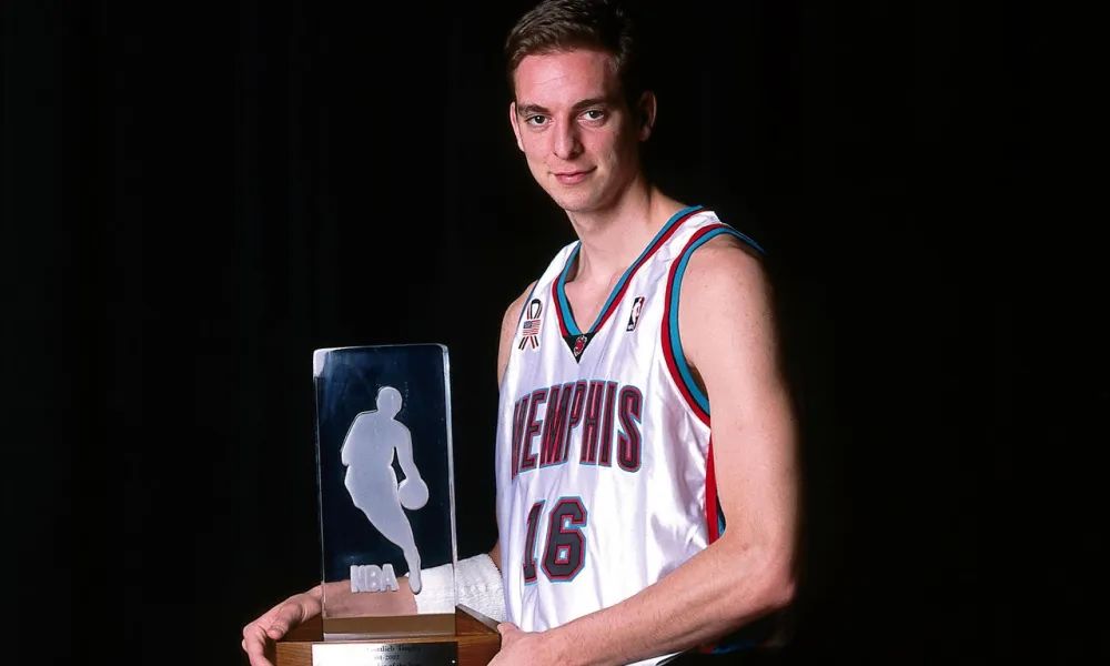 湖人官宣詹姆斯将不会回归,2016湖人科比退役之战