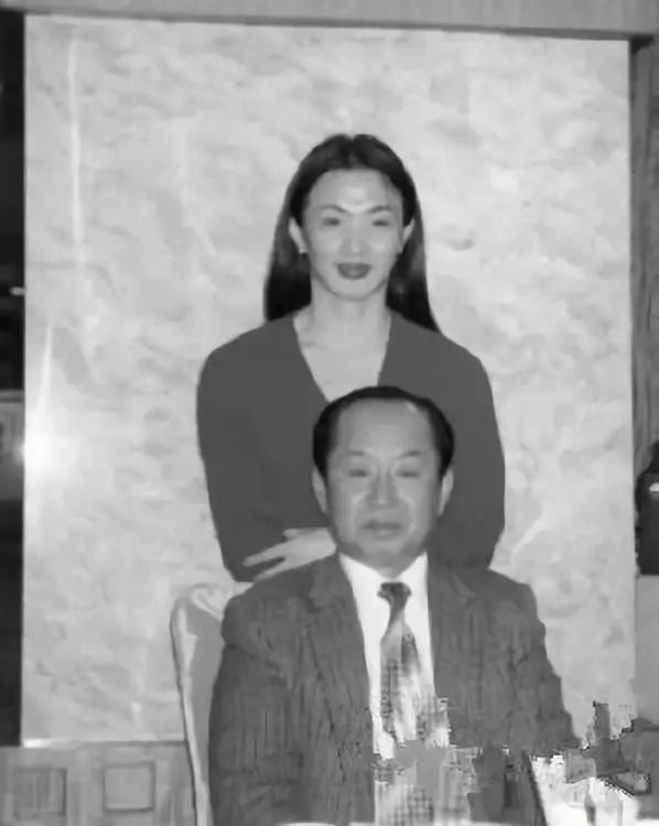 金星第一任妻子肯波琳资料,金星前妻肯波琳的现状