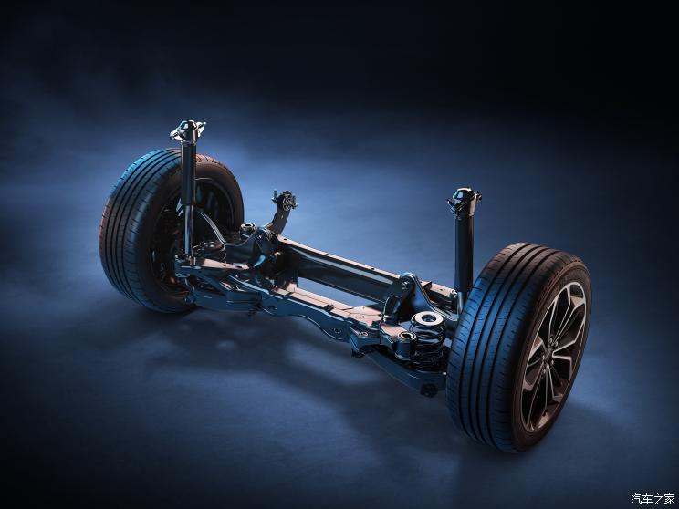 18款福克斯1.6自动风尚车评,新福克斯手动试驾视频