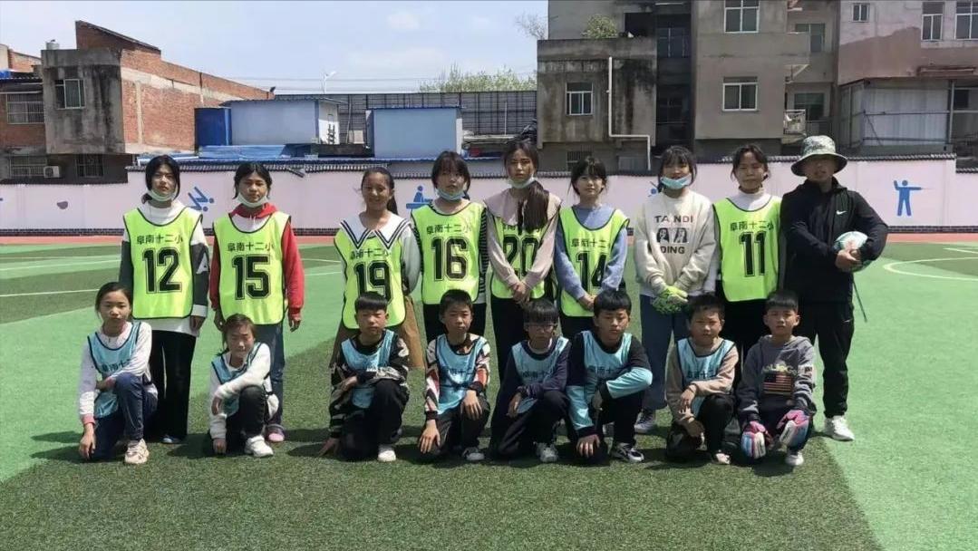 争当阳光好少年主题活动教案,争做阳光少年彰显足球精神