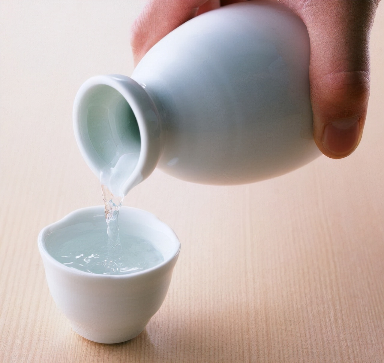 五步蛇泡酒第二年被咬,五步蛇毒酒喝了会怎么样